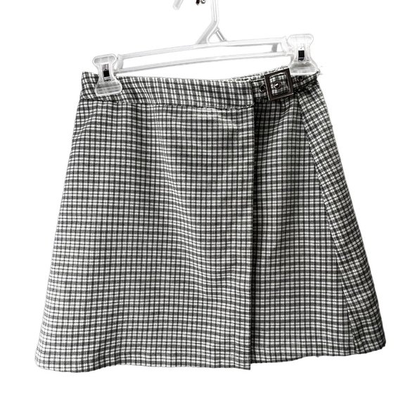 John Galt Dresses & Skirts - John Galt Brandy Melville Plaid Wrap Mini Skirt sz S Green White Buckle Closure